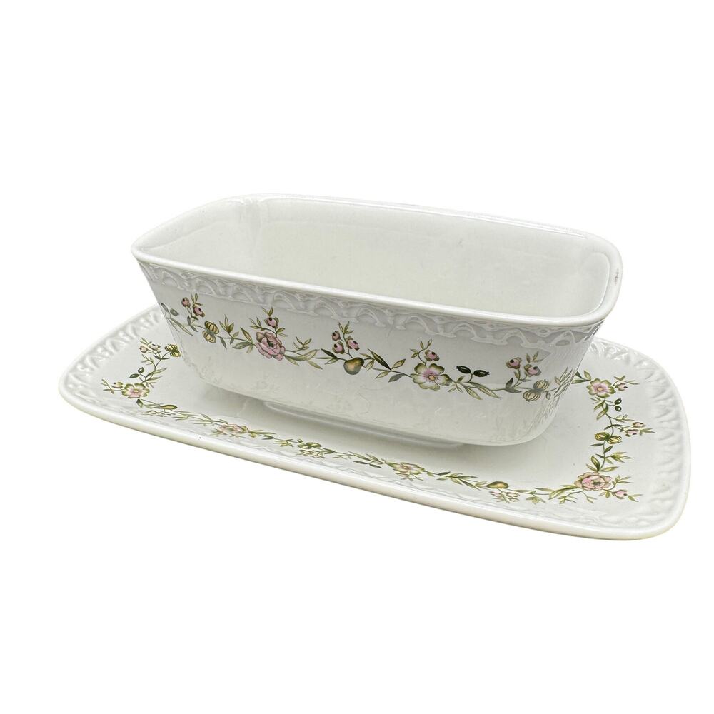 Villeroy & Boch Gravy Boat Trianon Pattern with Attached Underplate